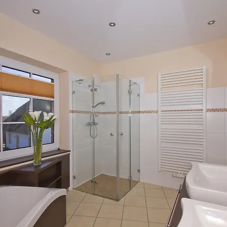 Haus Seeblick شقة Sellin (Rugen)